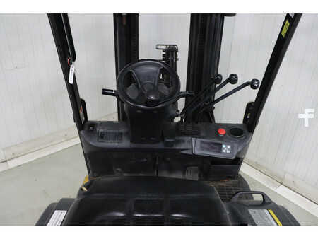 Chariots électriques à 3 roues 2012  CAT Lift Trucks EP16PNT (9)