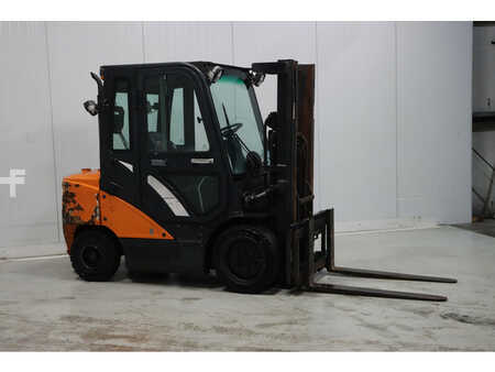 Diesel heftrucks 2019  Doosan D35C-7 (1)