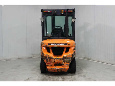 Diesel heftrucks 2019  Doosan D35C-7 (5)