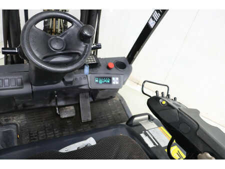 Carrelli elettrici 3 ruote 2014  CAT Lift Trucks EP20PNT (7)