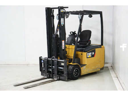 Carrelli elettrici 3 ruote 2014  CAT Lift Trucks EP20PNT (9)