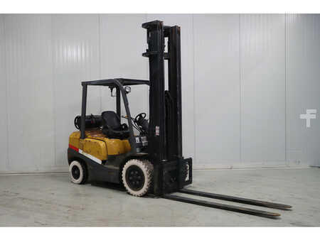 LPG Forklifts 2012  TCM FG30T3 (1)