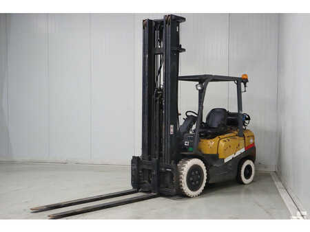 LPG Forklifts 2012  TCM FG30T3 (3)