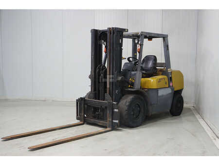Diesel Forklifts 2012  TCM FD40T2 (3)