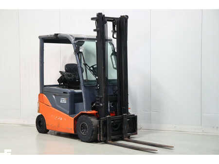 El Truck - 4-hjul 2014  Toyota 8FBMKT25 (1)