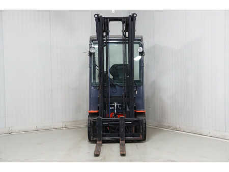 El Truck - 4-hjul 2014  Toyota 8FBMKT25 (2)