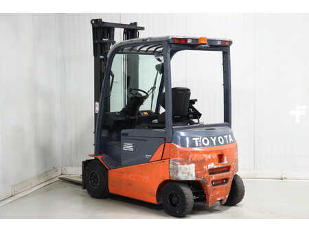 El Truck - 4-hjul 2014  Toyota 8FBMKT25 (4)