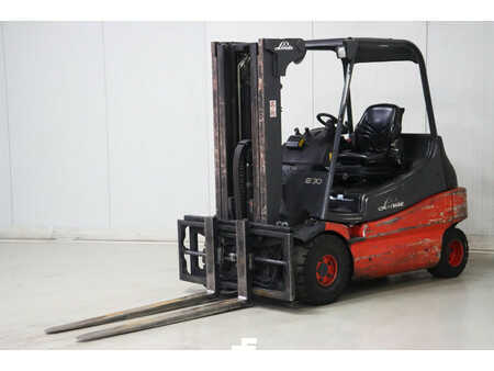 Carrelli elettrici 4 ruote 2010  Linde E30-02 (3)