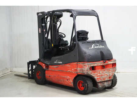Carrelli elettrici 4 ruote 2010  Linde E30-02 (4)