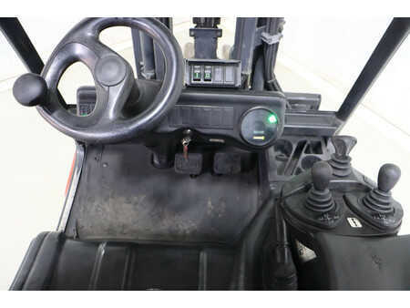 Carrelli elettrici 4 ruote 2010  Linde E30-02 (9)