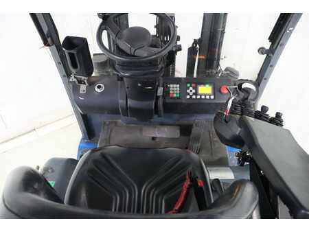 Elektromos 4 kerekű 2017  Toyota 8FBMKT25 (2)