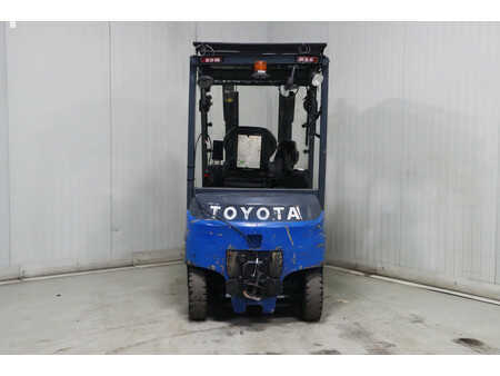 Elektromos 4 kerekű 2017  Toyota 8FBMKT25 (6)