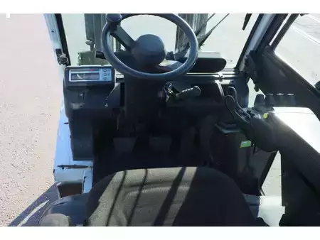 Diesel gaffeltruck 2014  Nissan Y1D2A25Q (2)