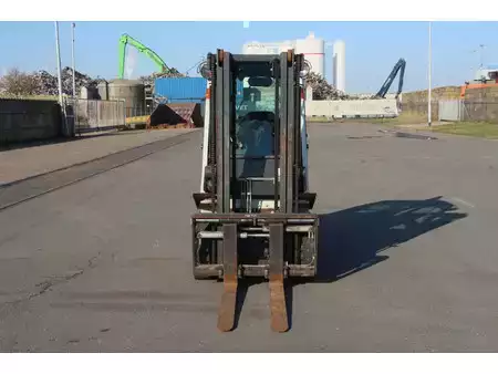 Diesel gaffeltruck 2014  Nissan Y1D2A25Q (3)