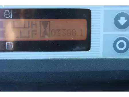 Diesel gaffeltruck 2014  Nissan Y1D2A25Q (9)