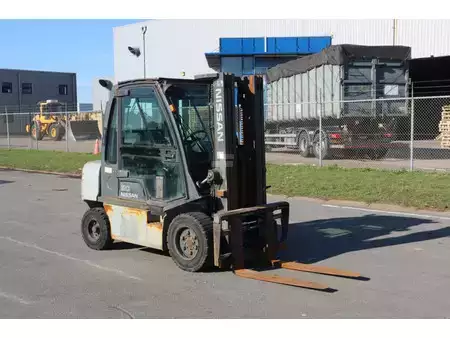 Diesel truck 2008  Nissan FGD02A30U (1)