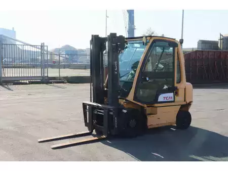 Diesel gaffeltruck 2017  Nissan Y1D2A25H (5)