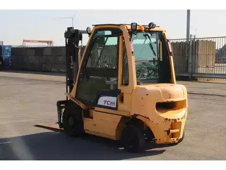 Diesel gaffeltruck 2017  Nissan Y1D2A25H (6)