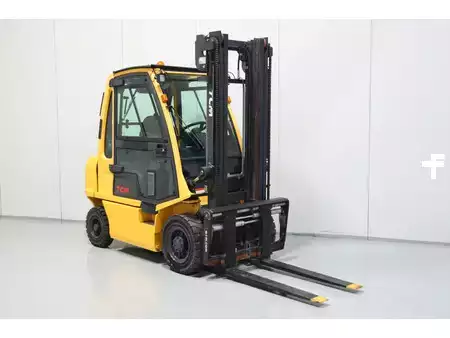 Dieselový VZV 2015  Nissan Y1D2A25H (1)