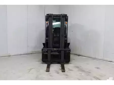 Diesel truck 2012  Nissan YG1D2A32Q (3)