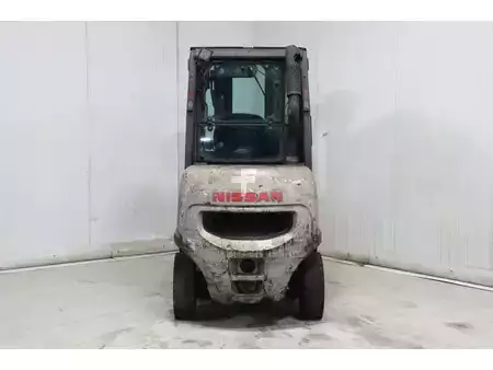 Diesel truck 2012  Nissan YG1D2A32Q (6)