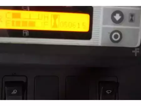 Diesel truck 2012  Nissan YG1D2A32Q (9)