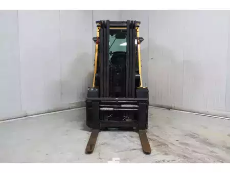 Diesel heftrucks 2016  Nissan YG1D2A32Q (4)