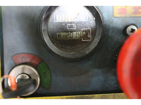 Lavansiirtovaunu 2012  Hyster P2.0 (9)