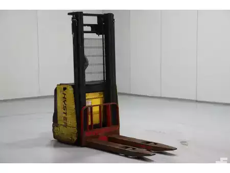 Apilador eléctrico 2012  Hyster S1.2 (1)