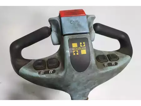 Apilador eléctrico 2012  Hyster S1.2 (2)