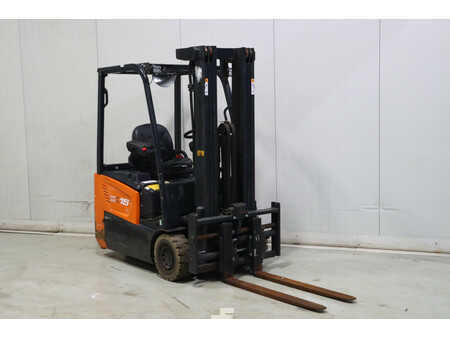 Chariots électriques à 3 roues 2019  Doosan B15T-7 (1)