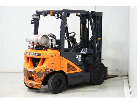 Nestekaasutrukki 2017  Doosan G25N-7 (6)