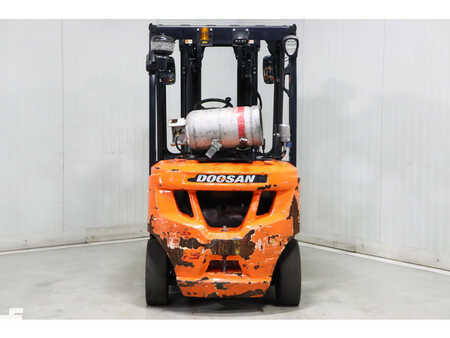 Nestekaasutrukki 2017  Doosan G25N-7 (5)