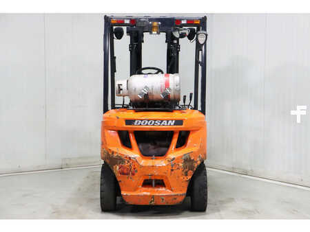Nestekaasutrukki 2017  Doosan G25N-7 (5)