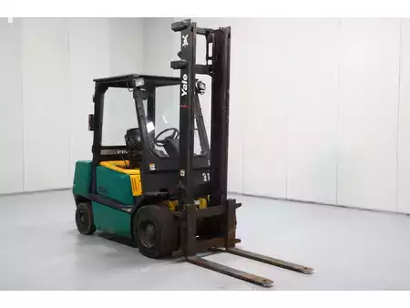 Dieselstapler 2000  Yale GDP30RT (1)