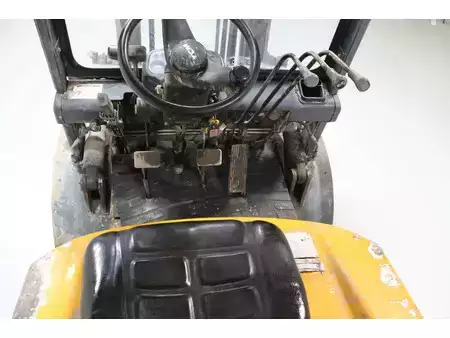 Carrelli elevatori diesel 1998  TCM FD30Z5T (2)