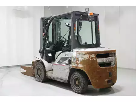 Diesel heftrucks 2009  Nissan DG1F4A45Q (5)