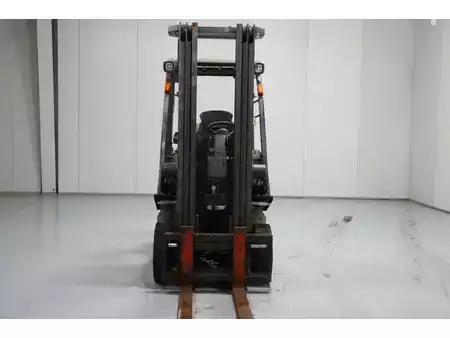 Carrelli elevatori GPL 2010  Nissan P1D1A18LQ (3)
