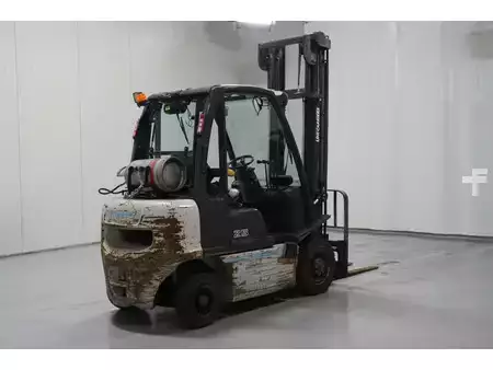 Gázüzemű targonca 2020  Nissan U1D2A25LQ (7)