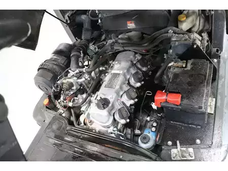 Gázüzemű targonca 2020  Nissan U1D2A25LQ (2)