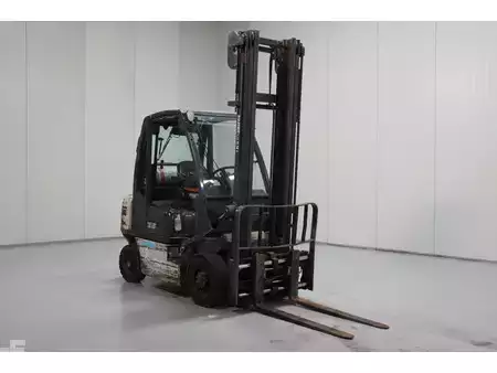 Gázüzemű targonca 2020  Nissan U1D2A25LQ (1)