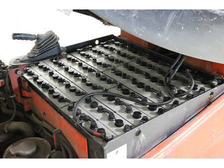 4-wiel elektrische heftrucks 1999  Linde E25-02 (7)