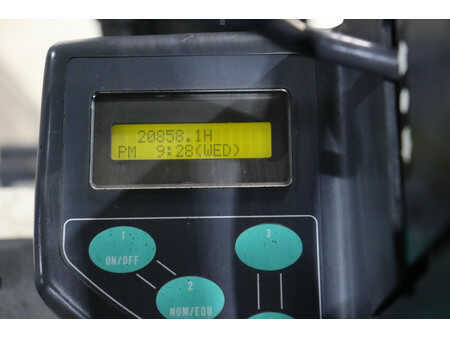 Eléctrica de 4 ruedas 2000  Nissan Q02L25CU (9)