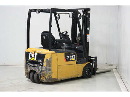 Elektryczne 3-kołowe 2015  CAT Lift Trucks EP20PNT (6)