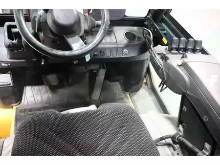 Carrelli elevatori diesel 2015  Nissan DG1F4A50Q (2)