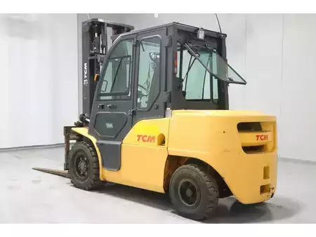 Carrelli elevatori diesel 2015  Nissan DG1F4A50Q (5)