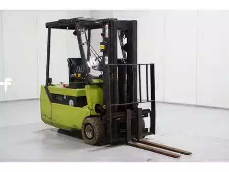 3-wiel elektrische heftrucks 2005  Clark CTM20 (1)