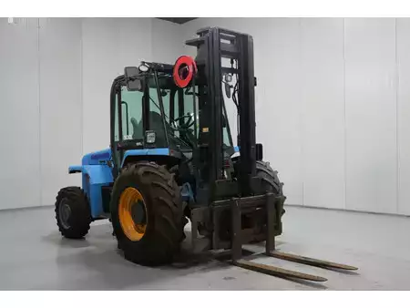 Empilhador diesel 2018  JCB 930-4 (1)