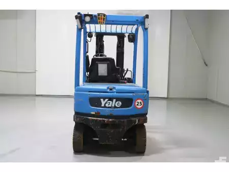 Elektryczne 4-kołowe 2016  Yale ERP25VL (6)