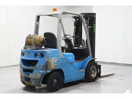 Chariots élévateurs GPL 2020  Cesab M325G (7)